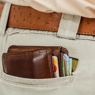 Alles Bargeld oder was! Was ist gefährdeter: Scheine im Portemonnaie, oder die Daten auf einer Kreditkarte?